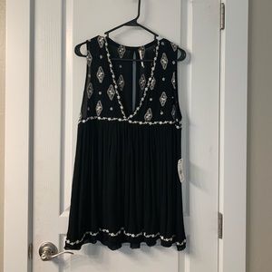 Free People Black Floral Top Shirt 💜 Small